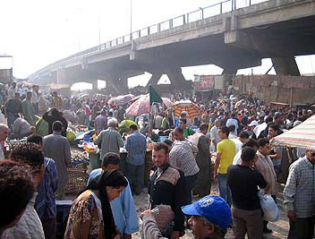 The crowded Souq al-Goma'a