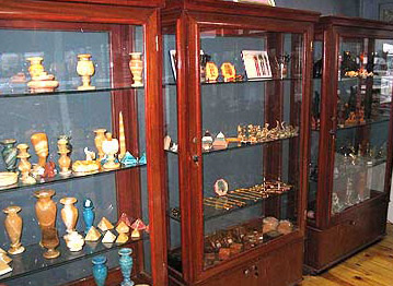 Displays of other objects for sale in the Museum